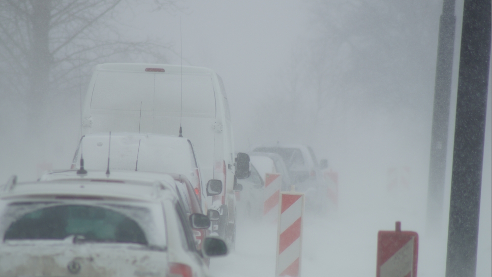 Kilkanaście aut utknęło na Drodze Męczennik&oacute;w Majdanka