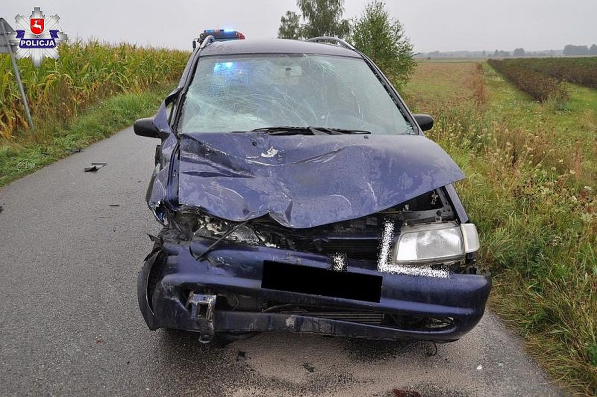 Tragiczny wypadek na lokalnej drodze.Volkswagen uderzył w