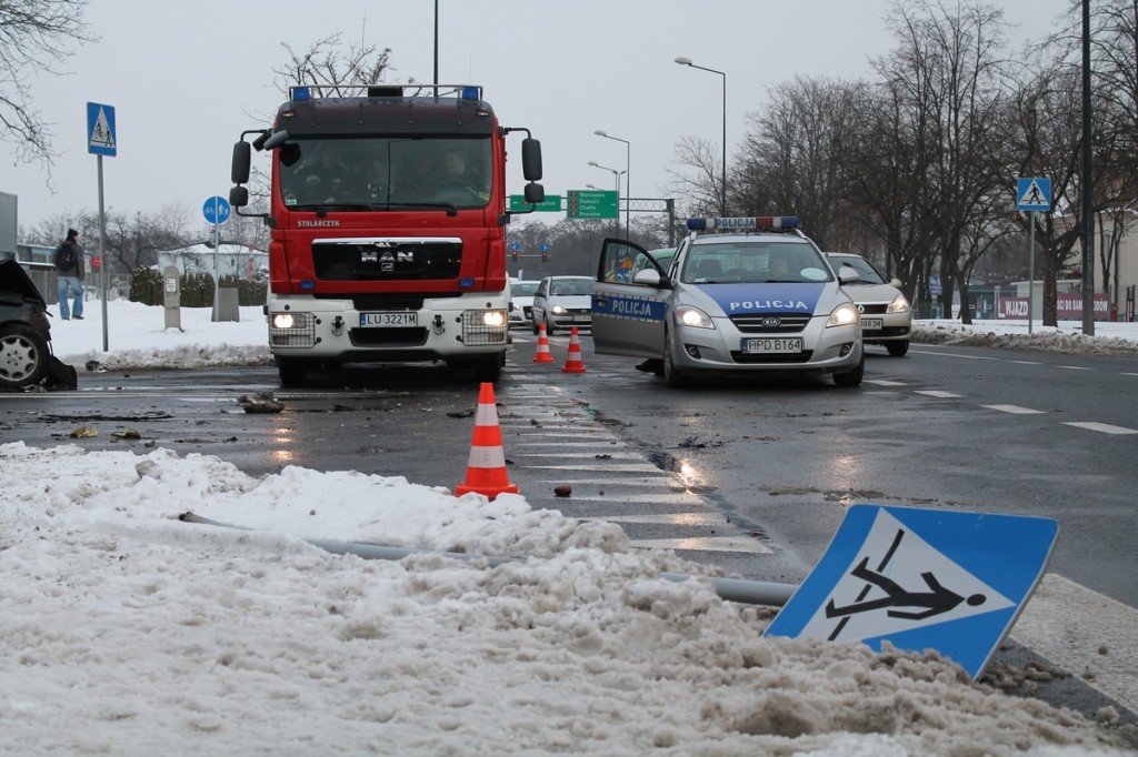 Ul. Związkowa: Dwie osoby ranne w zderzeniu dwóch aut