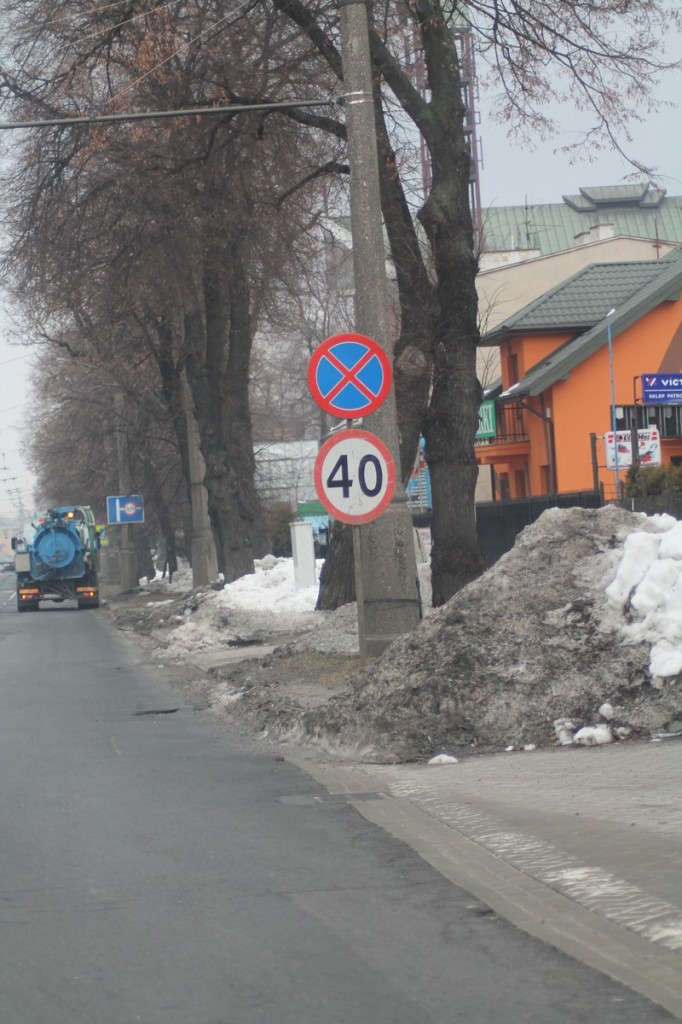 Al. Witosa: Zniknęły znaki ograniczenia prędkości 40km/h. Nasze zastrzeżenia do pionowych oznaczeń na ulicach Lublina