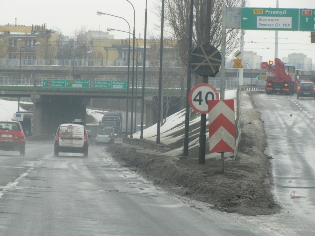 Al. Witosa: Zniknęły znaki ograniczenia prędkości 40km/h. Nasze zastrzeżenia do pionowych oznaczeń na ulicach Lublina