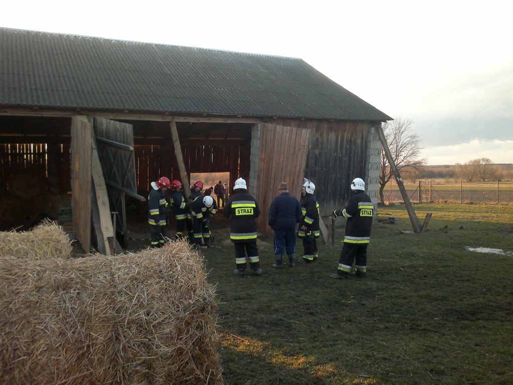 Strażacy uratowali… stodołę