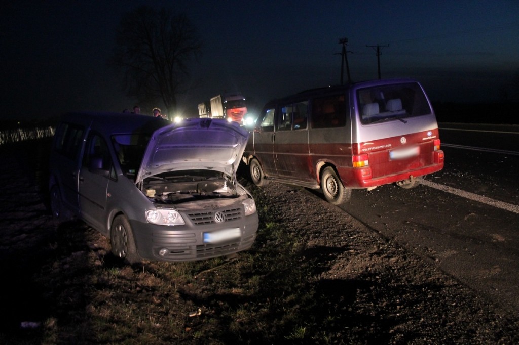 Strzeszkowice: Zderzenie dwóch aut na krajowej 19. Jedna osoba trafiła do szpitala