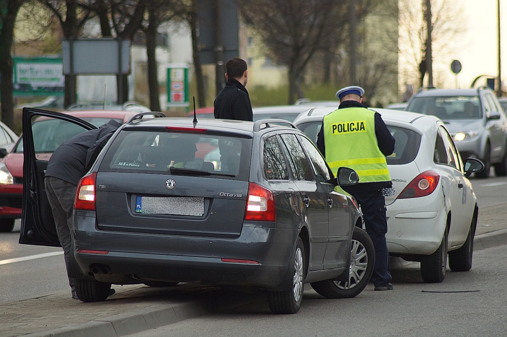 Wypadek na Czechowie. Dwie osoby trafiły do szpitala