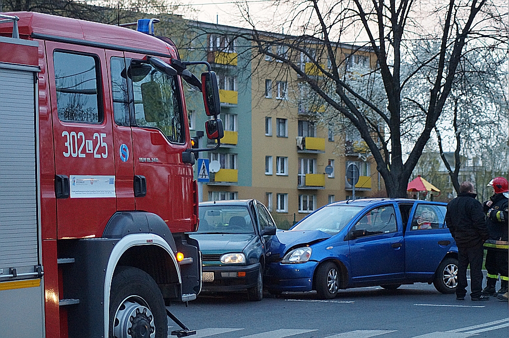 Zderzenie dwóch aut na Majdanku. Jedna osoba trafiła do szpitala