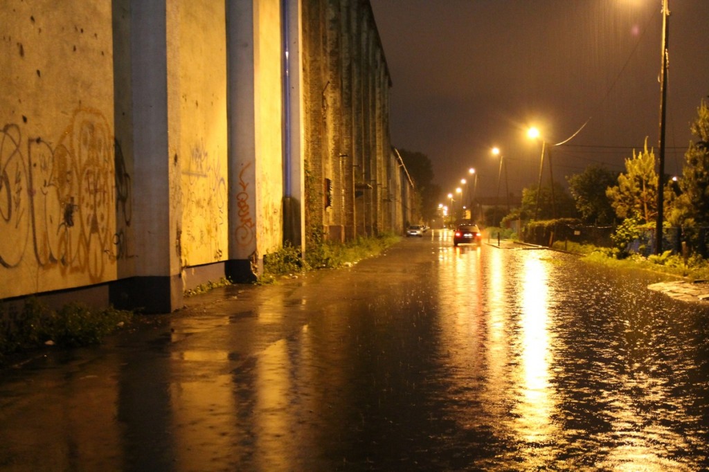 Lublin i okolice zalane po burzy. Mieszkańcy bez prądu, zalane domy i garaże