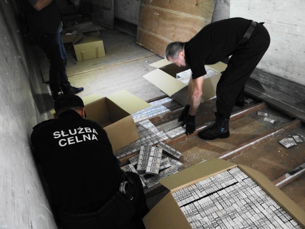 Koroszczyn: Gigantyczny przemyt papierosów o wartości 380 tys. złotych