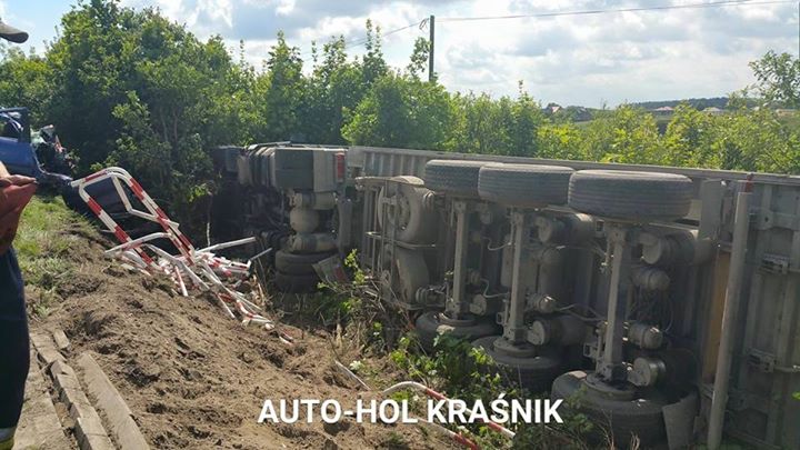 Jedna osoba zginęła w tragicznym wypadku w Annopolu.  Droga krajowa nr 74 będzie nieprzejezdna przez kilka godzin  AKTUALIZACJA