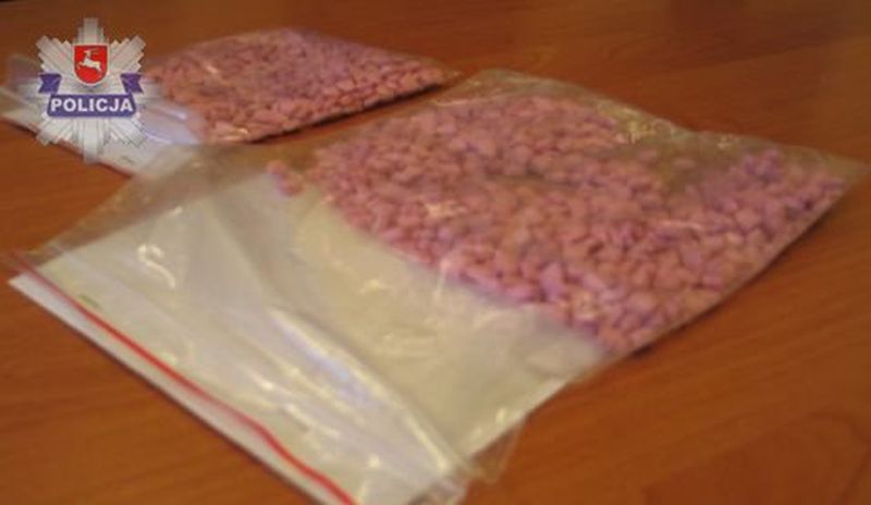 Tysiąc tabletek ekstazy w pudełkach z kaszą i cukierkami