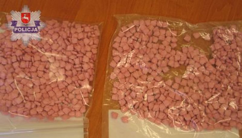 Tysiąc tabletek ekstazy w pudełkach z kaszą i cukierkami