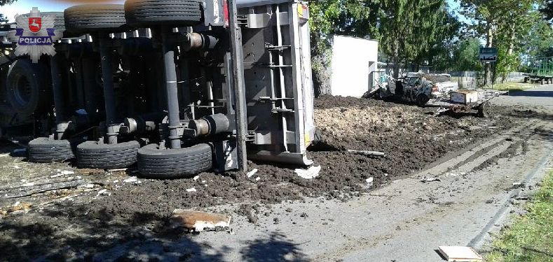 Żmiarki: W zderzeniu opla z ciężarówką zginęła jedna osoba