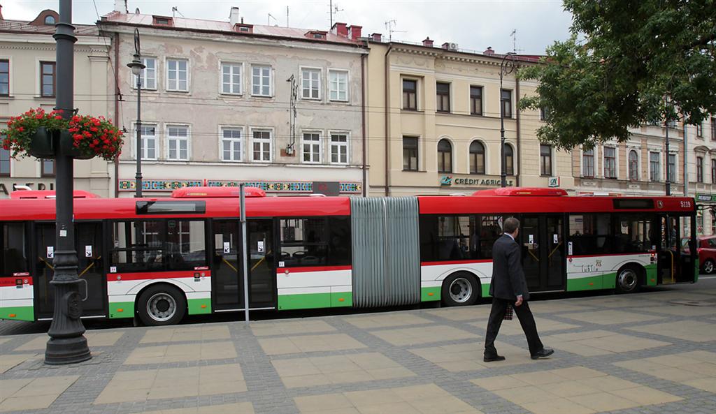 Już dzisiaj mieszkańcy miasta pojadą nowymi autobusami przegubowymi