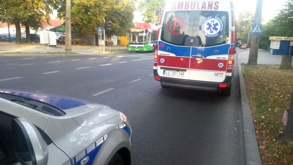 Droga Męczenników Majdanka: Motocyklista zderzył się z volkswagenem