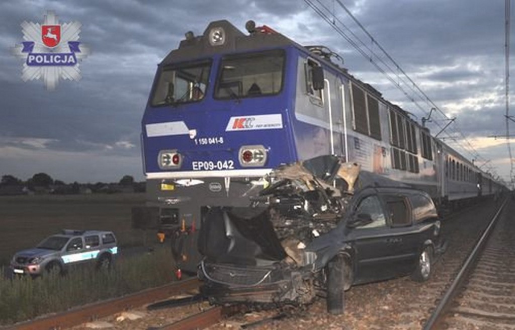 Szachy: Przeżył zderzenie z pociągiem pędzącym 120km/h. Zobacz zdjęcia!