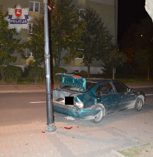 Pościg za hondą ulicami Włodawy. Policjant trafił do szpitala