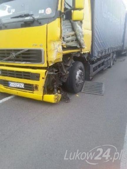 Jamielnik Kolonia: Cztery osoby ranne po zderzeniu ciężarówki z osobówką