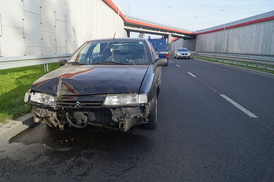 Pijany lekarz nie wiedział, którą drogę wybrać. Pojechał prosto