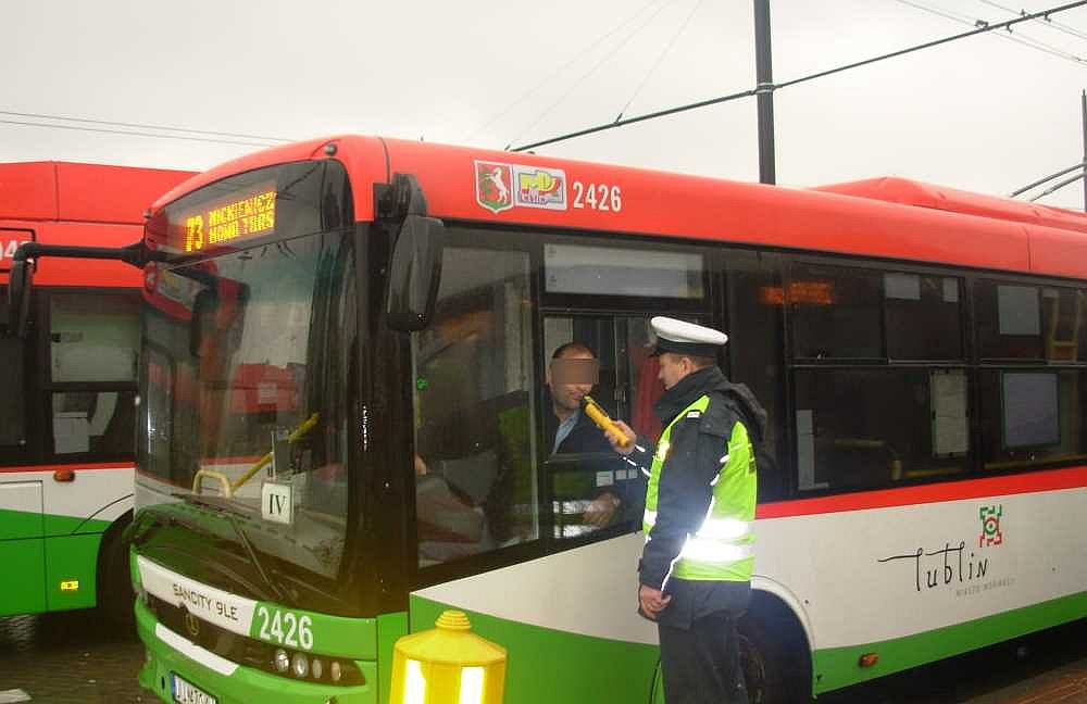 Poranna akcja ITD: Sprawdzali trzeźwość kierowców autobusów