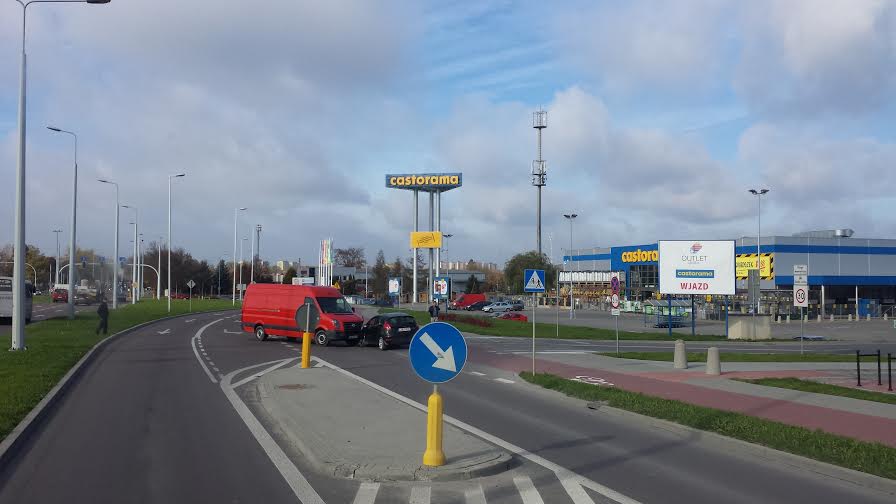 Ul.  Mełgiewska: Jedna osoba ranna po zderzeniu auta dostawczego z osobowym