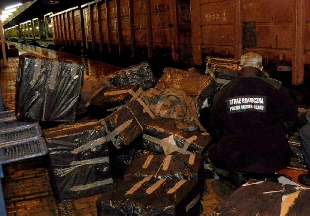 Terespol: Przemyt papierosów za ponad pół miliona złotych w pociągu z Białorusi
