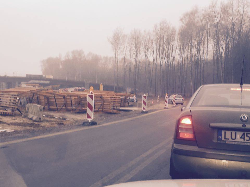 Konopnica: Zderzenie seata z peugeotem. Spore utrudnienia w ruchu (zdjecia, wideo)