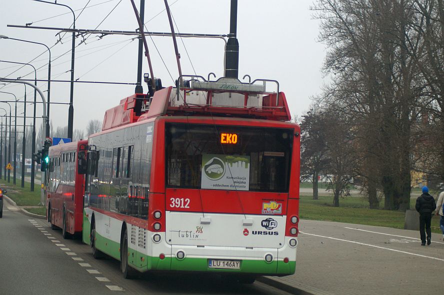 W Puławach rozpoczął kursowanie autobus elektryczny. Na razie jest testowany