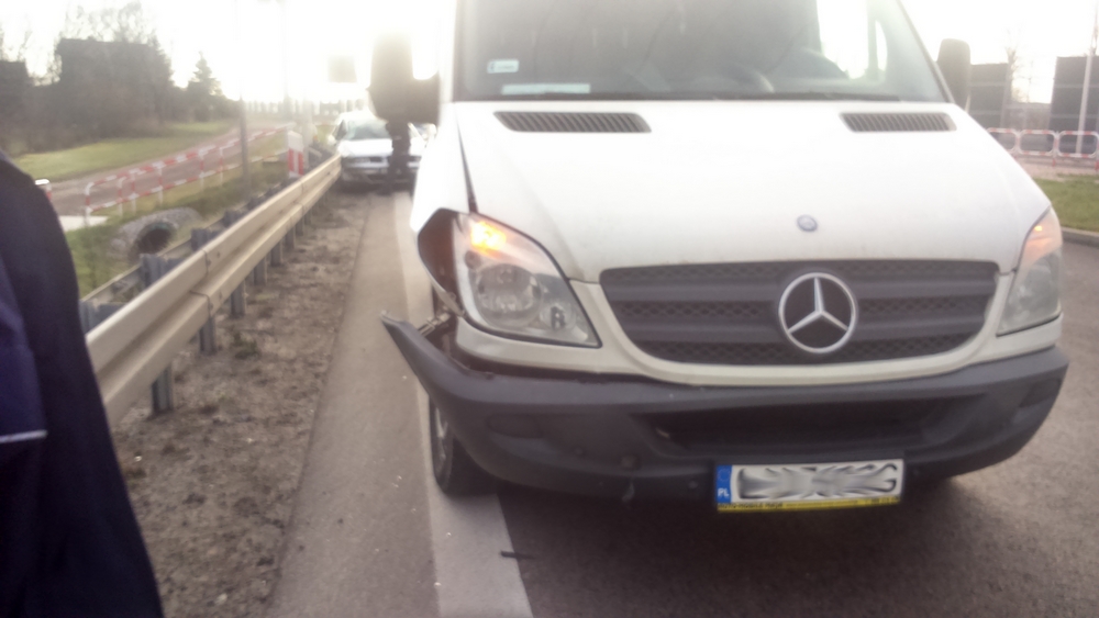 Zderzenie dwóch aut w Świdniku. Jedna osoba ranna