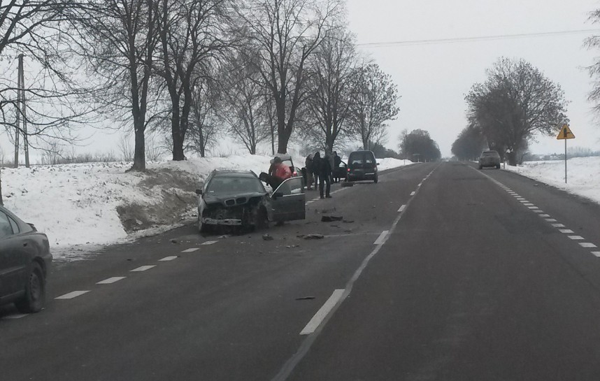 Siedliszcze: Kolejny wypadek na trasie Lublin – Chełm. Bmw zderzyło się z oplem