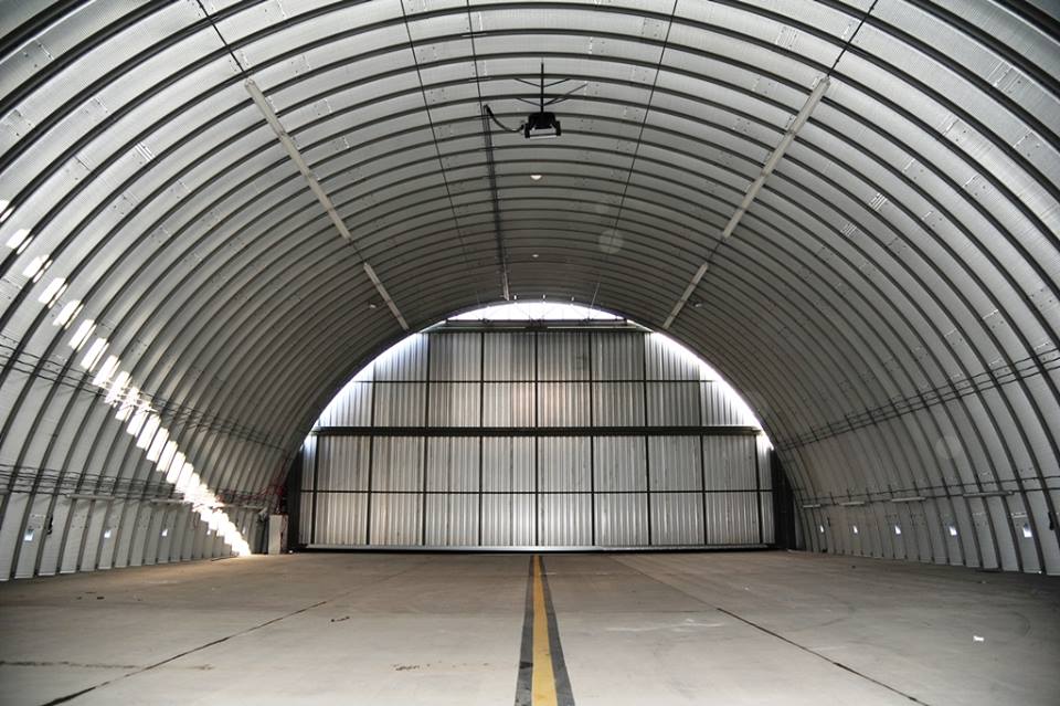 Dęblin: Dobiega końca budowa hangarów. Wkrótce pojawią się nowe samoloty