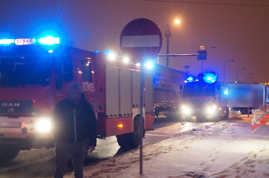 Zderzenie dwóch fiatów przy stacji paliw w Kalinówce. Utrudnienia w ruchu