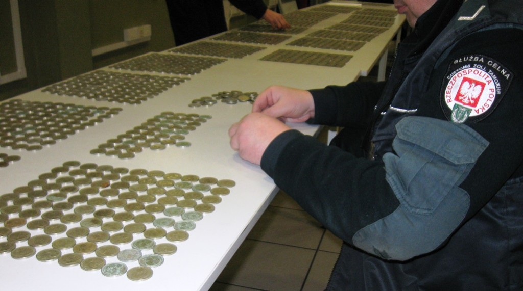 Dorohusk: Numizmaty zamiast na Łotwę, trafiły w ręce celników