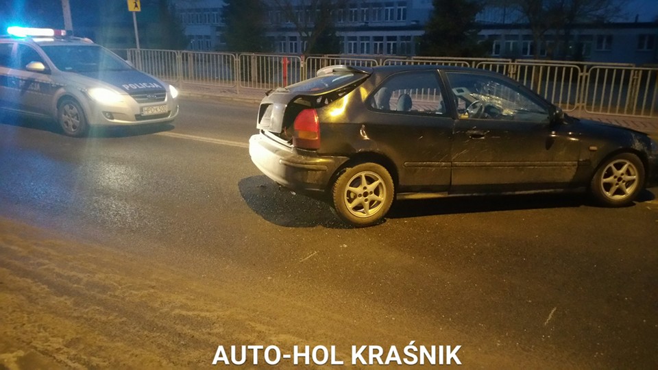 Kraśnik: Kolejny pijany kierowca na tej samej ulicy. Rozbił auto na drzewie