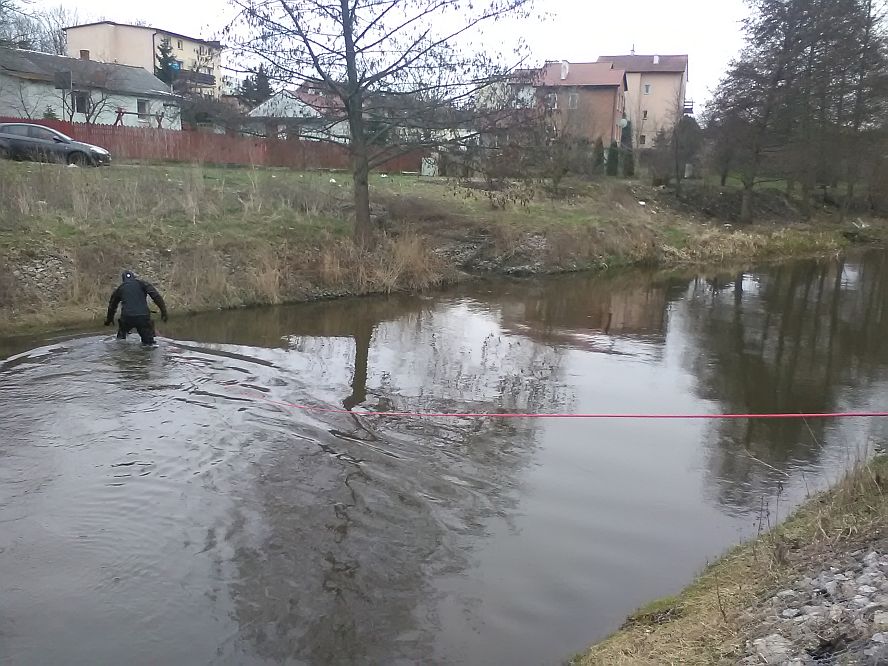 Lublin: W Bystrzycy miało utonąć dziecko. Znaleziono tylko kurtkę