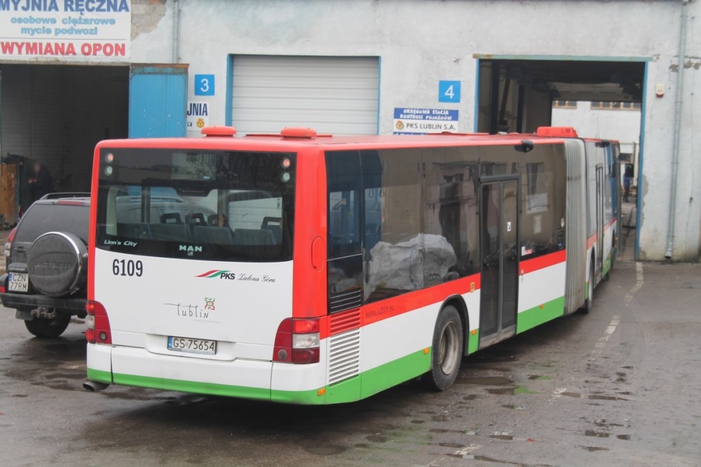 Lublin: Boją się wozić pasażerów złomem. Autobusy PKS Zielona Góra nie wyjechały na ulice