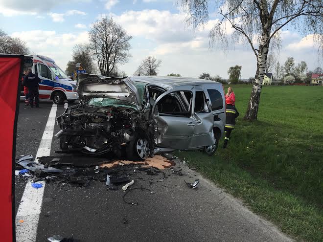 Tragiczny wypadek w Parafiance. Jedna osoba nie żyje, dwie są ranne