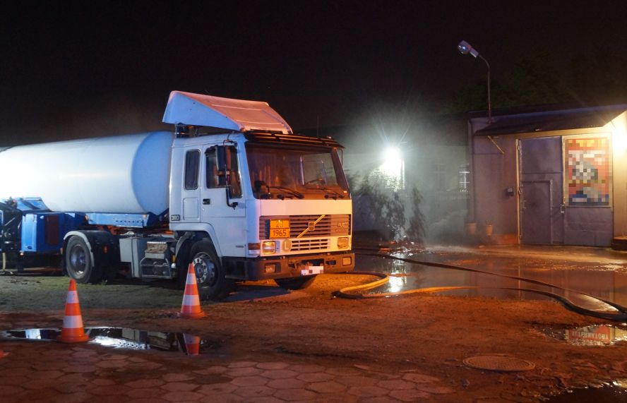 Ul. Zemborzycka: Wyciek gazu na stacji LPG. Trwa akcja strażaków