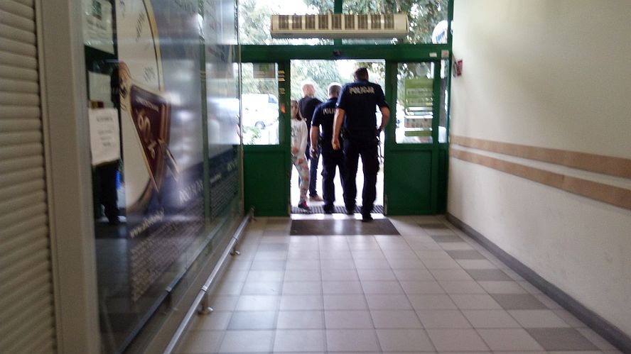 Lublin: Zuchwała kradzież w Stokrotce. Zabrali pieniądze z kasy i uciekli