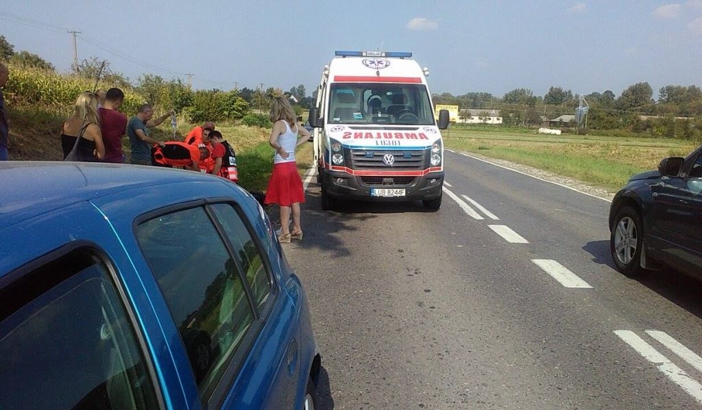 Tragiczne zdarzenie w Piotrkowie. Nie żyje rowerzysta, który wpadł do rowu