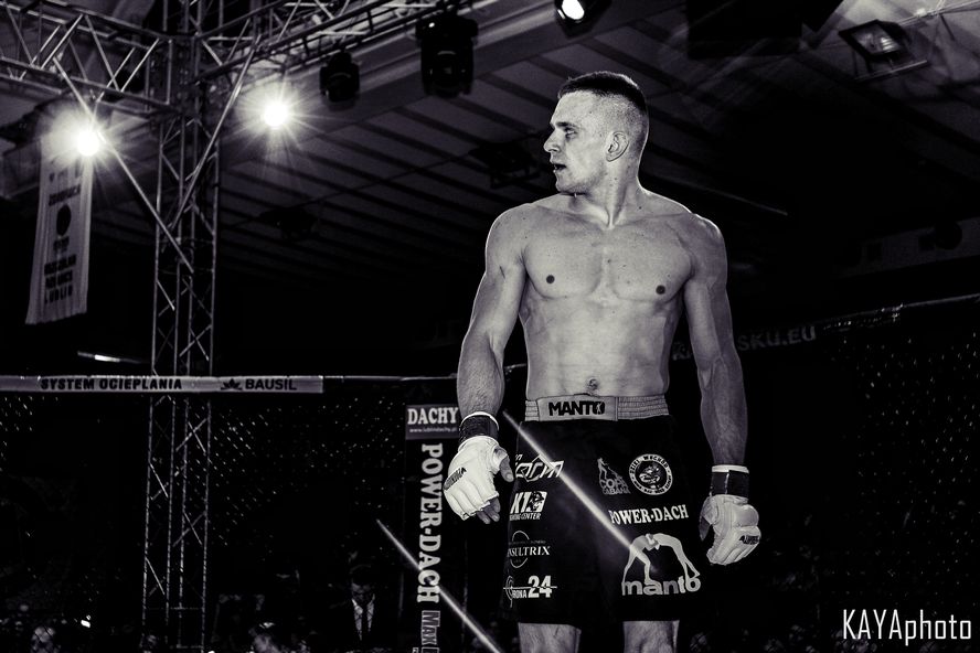 Lublin: Marek Wrzaszcz, mistrz Europy w Jiu-Jitsu, zaczyna odnosić sukcesy w MMA
