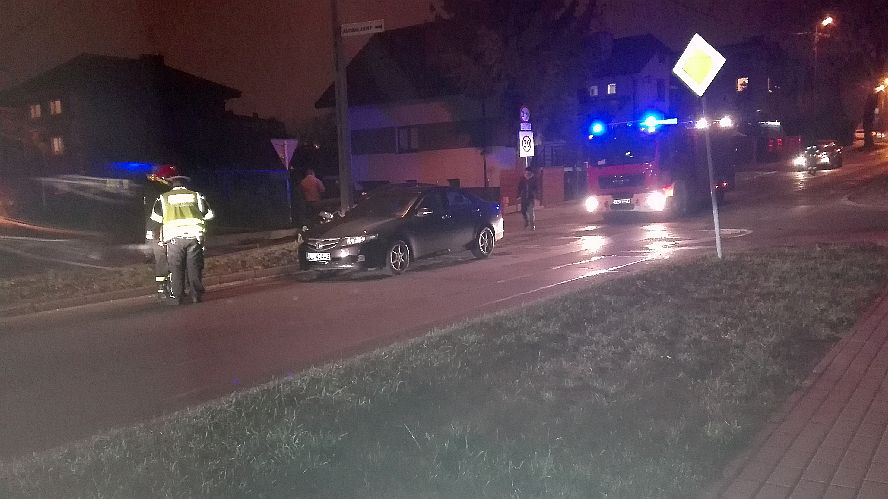 Zderzenie dwóch aut na Ponikwodzie. Matkę z dzieckiem znaleziono w przychodni