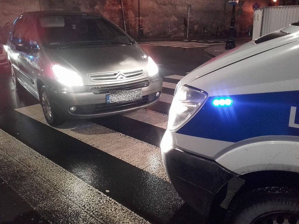 Citroen potrącił mężczyznę na ulicy Radziwiłłowskiej
