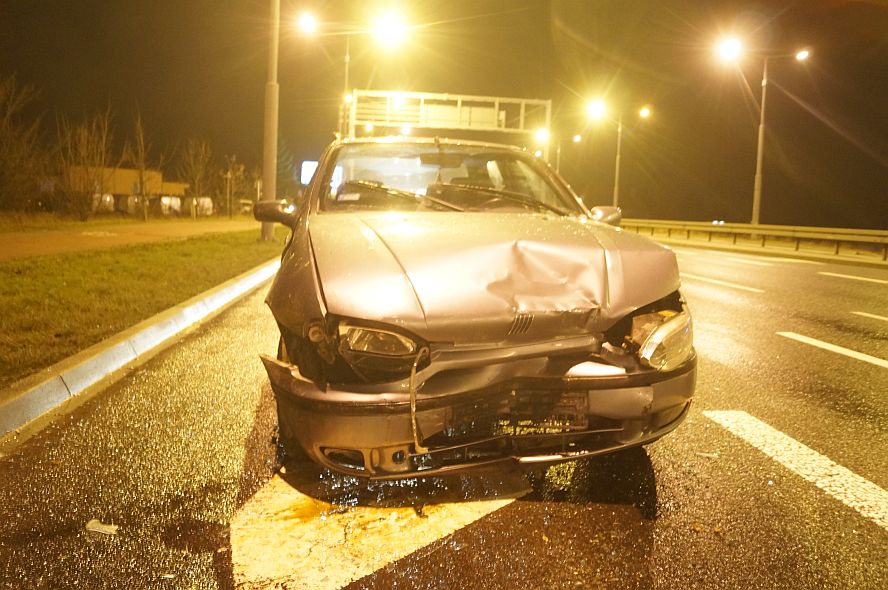 Kompletnie pijany kierowca spowodował wypadek na al. Kraśnickiej. Cztery osoby w szpitalu