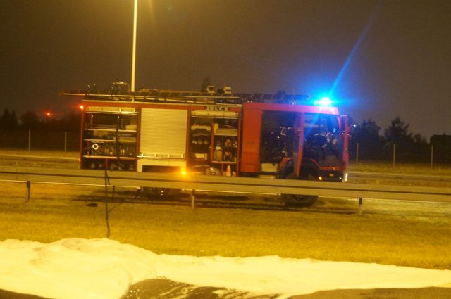 Pożar samochodu na obwodnicy Lublina. Przejazd jest zablokowany (zdjęcia)