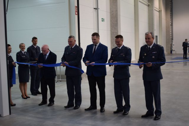 Więźniowie będą produkować meble. Otwarto halę, w której zatrudnienie znajdzie 250 osadzonych (zdjęcia)