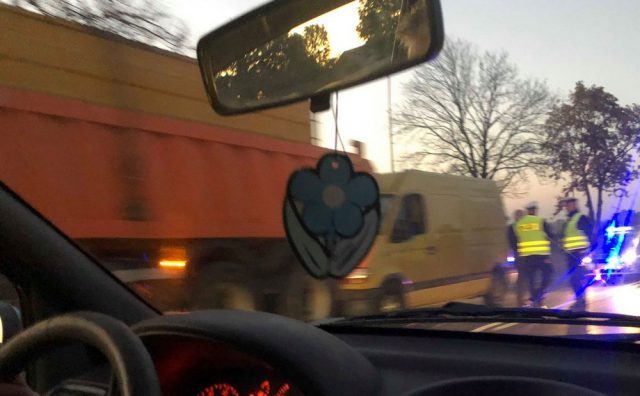 Utrudnienia w ruchu na trasie Lublin – Kraśnik po zderzeniu pojazdu dostawczego z ciężarówką (wideo, foto)