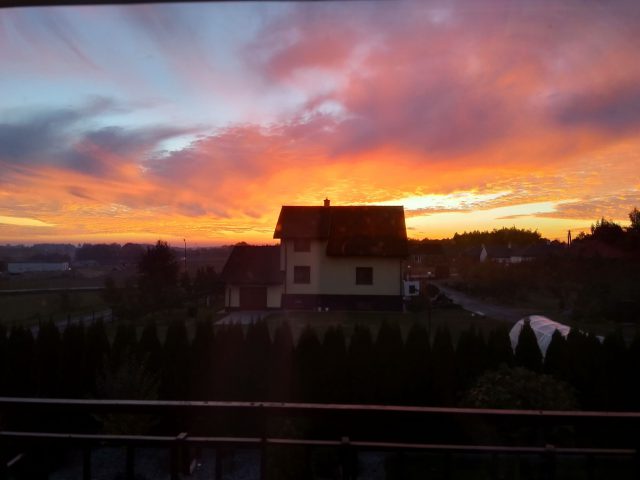 Kolorowy wschód słońca na Waszych zdjęciach (zdjęcia)