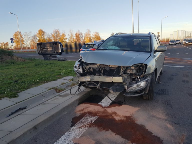 Kolejne zderzenie pojazdów na rondzie 100lecia KUL. Jedno