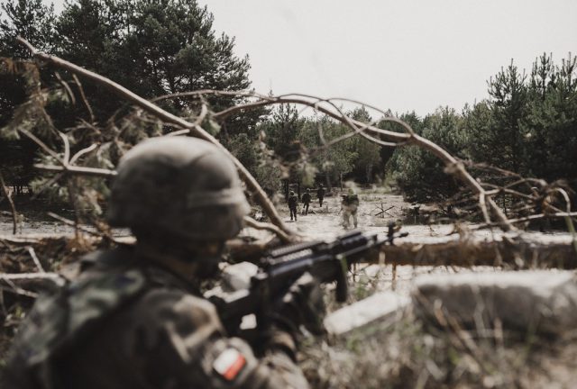 Terytorialsi doskonalą umiejętności na poligonie w Nowej Dębie (zdjęcia)