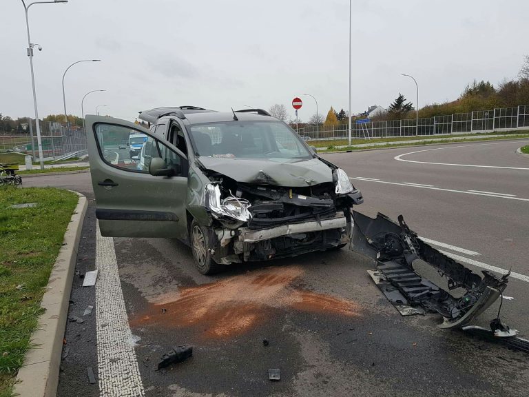 Wypadek na rondzie im. 100lecia KUL. Poszkodowane zostały