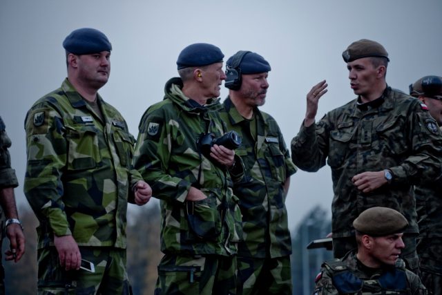 Oficerowie Szwedzkiej Gwardii Krajowej obserwowali szkolenie lubelskich Terytorialsów (zdjęcia)